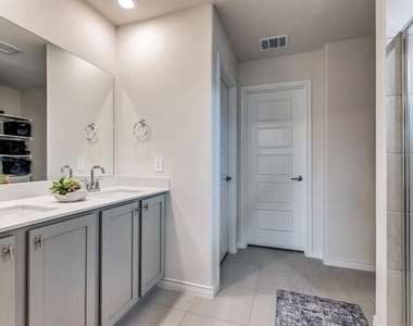 9809 Gooseneck Drive - Photo Thumbnail 9