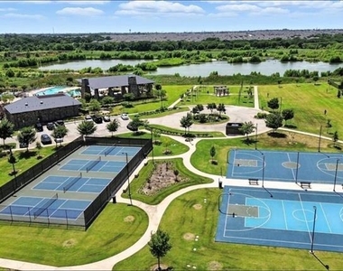 9809 Gooseneck Drive - Photo Thumbnail 12