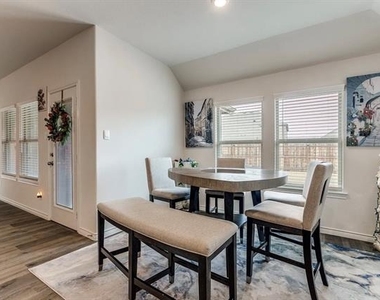 9809 Gooseneck Drive - Photo Thumbnail 5