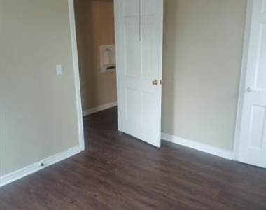 250 E Jordan Street - Photo Thumbnail 3