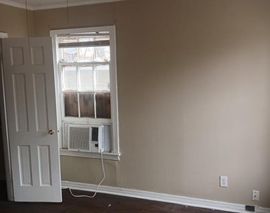 250 E Jordan Street - Photo Thumbnail 7