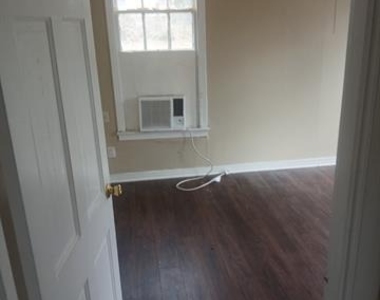250 E Jordan Street - Photo Thumbnail 2