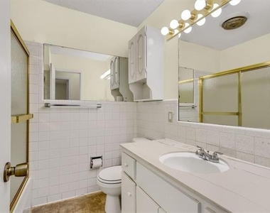910 Kiowa Drive W - Photo Thumbnail 13