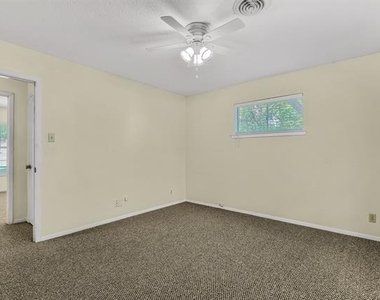 910 Kiowa Drive W - Photo Thumbnail 15