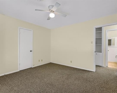 910 Kiowa Drive W - Photo Thumbnail 12