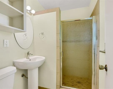 910 Kiowa Drive W - Photo Thumbnail 18