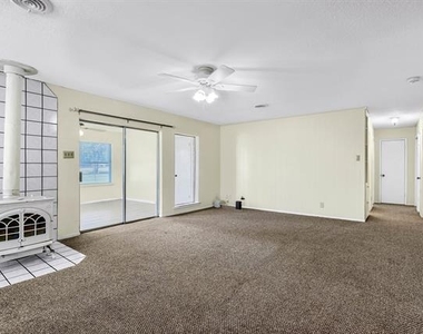 910 Kiowa Drive W - Photo Thumbnail 4