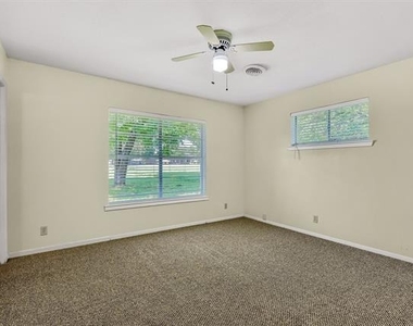 910 Kiowa Drive W - Photo Thumbnail 16