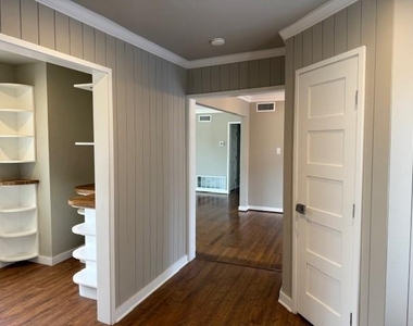 9941 Mixon Drive - Photo Thumbnail 7