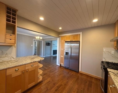 9941 Mixon Drive - Photo Thumbnail 2