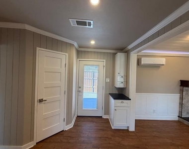 9941 Mixon Drive - Photo Thumbnail 9