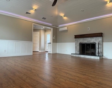 9941 Mixon Drive - Photo Thumbnail 5