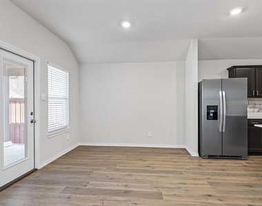 13197 Enclave Parkway - Photo Thumbnail 10