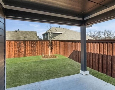 13197 Enclave Parkway - Photo Thumbnail 32
