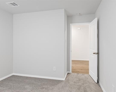 13197 Enclave Parkway - Photo Thumbnail 31