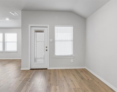 13197 Enclave Parkway - Photo Thumbnail 11