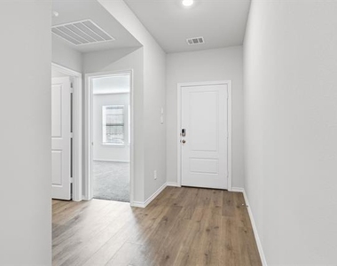 13197 Enclave Parkway - Photo Thumbnail 4