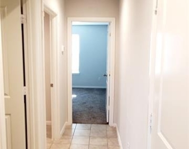 16612 Portage Street - Photo Thumbnail 7
