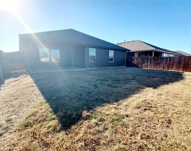 16612 Portage Street - Photo Thumbnail 8