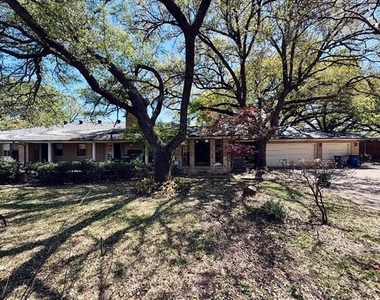 7141 Twin Tree Lane - Photo Thumbnail 12