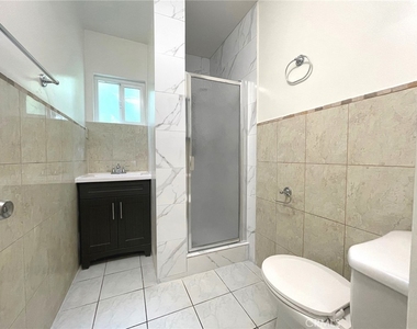 1427 S Chapel Avenue - Photo Thumbnail 8