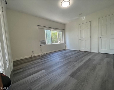 1427 S Chapel Avenue - Photo Thumbnail 9