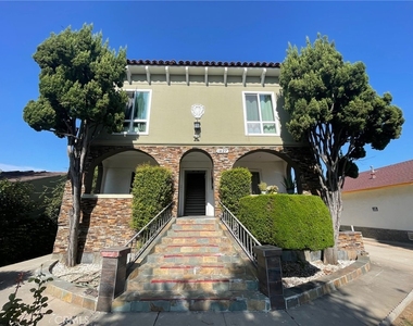 1427 S Chapel Avenue - Photo Thumbnail 12