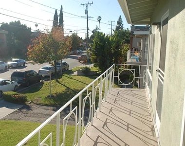 719 W Camino Real Avenue - Photo Thumbnail 12