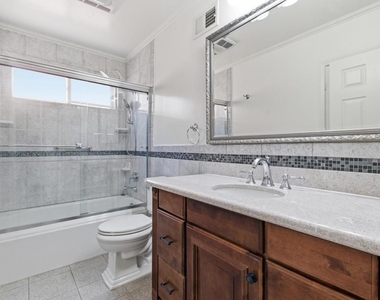 18600 Cantara Street - Photo Thumbnail 15