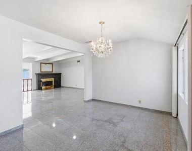 18600 Cantara Street - Photo Thumbnail 10