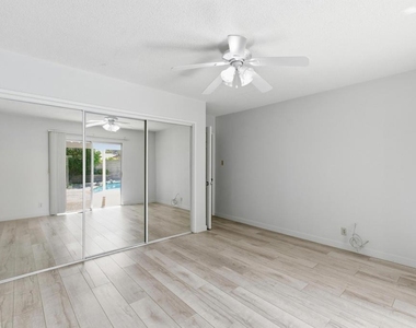18600 Cantara Street - Photo Thumbnail 12