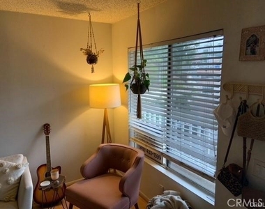 25006 Terrace Lantern - Photo Thumbnail 1
