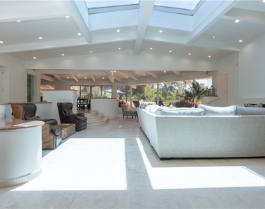 30421 Mirador Court - Photo Thumbnail 3