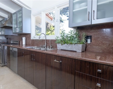 30421 Mirador Court - Photo Thumbnail 18