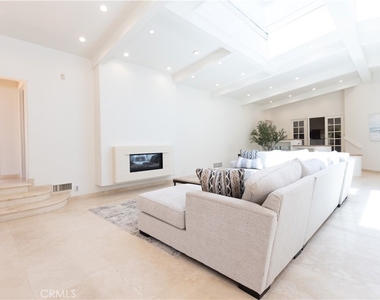30421 Mirador Court - Photo Thumbnail 5