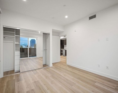 951 Ogden - Photo Thumbnail 8