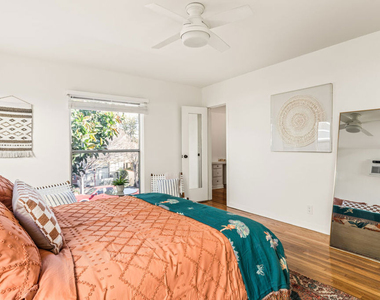 329 S Reeves Drive - Photo Thumbnail 18