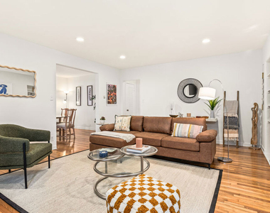 329 S Reeves Drive - Photo Thumbnail 8