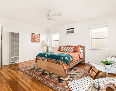 329 S Reeves Drive - Photo Thumbnail 16