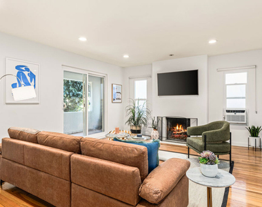 329 S Reeves Drive - Photo Thumbnail 4