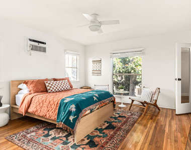 329 S Reeves Drive - Photo Thumbnail 15