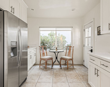 329 S Reeves Drive - Photo Thumbnail 14