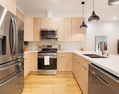418 N Stanley Avenue - Photo Thumbnail 18