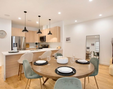 418 N Stanley Avenue - Photo Thumbnail 14