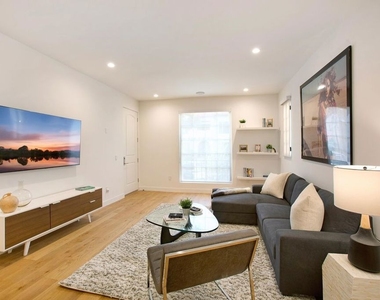 418 N Stanley Avenue - Photo Thumbnail 5