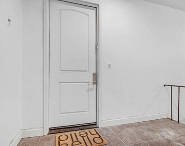 434 N Ogden Drive - Photo Thumbnail 10