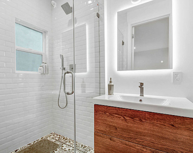 434 N Ogden Drive - Photo Thumbnail 6