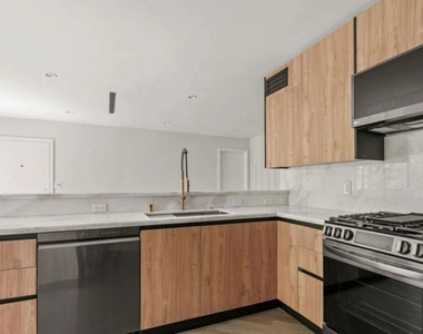 1450 S Crescent Heights Boulevard - Photo Thumbnail 9