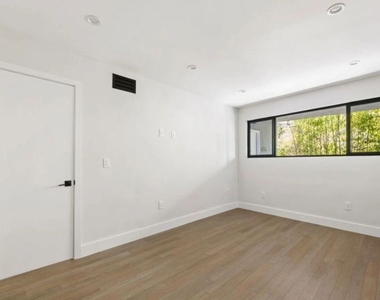 1450 S Crescent Heights Boulevard - Photo Thumbnail 7