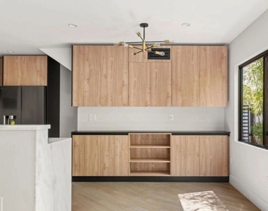 1450 S Crescent Heights Boulevard - Photo Thumbnail 11